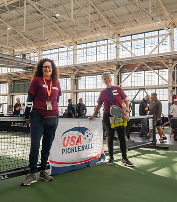 Dar & Ann in front of net.jpg